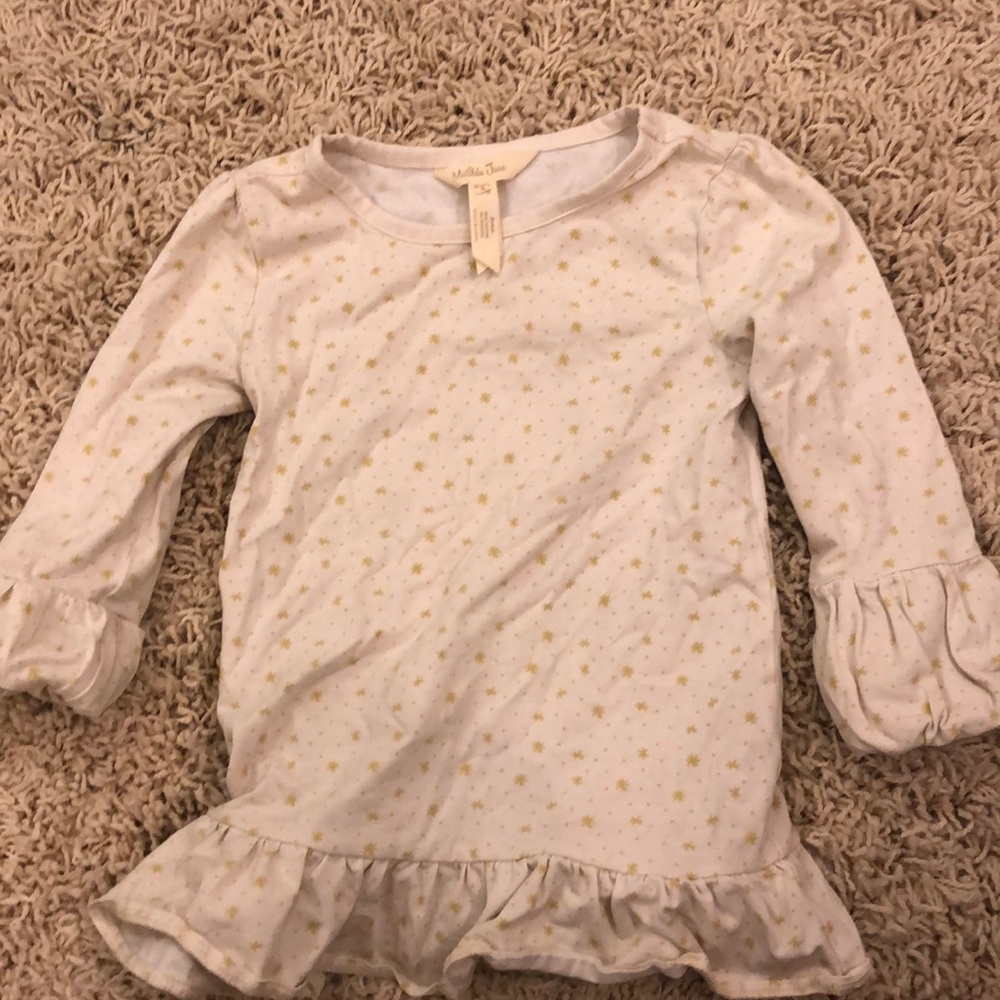 Adorable cream ruffle cotton top with lime stars